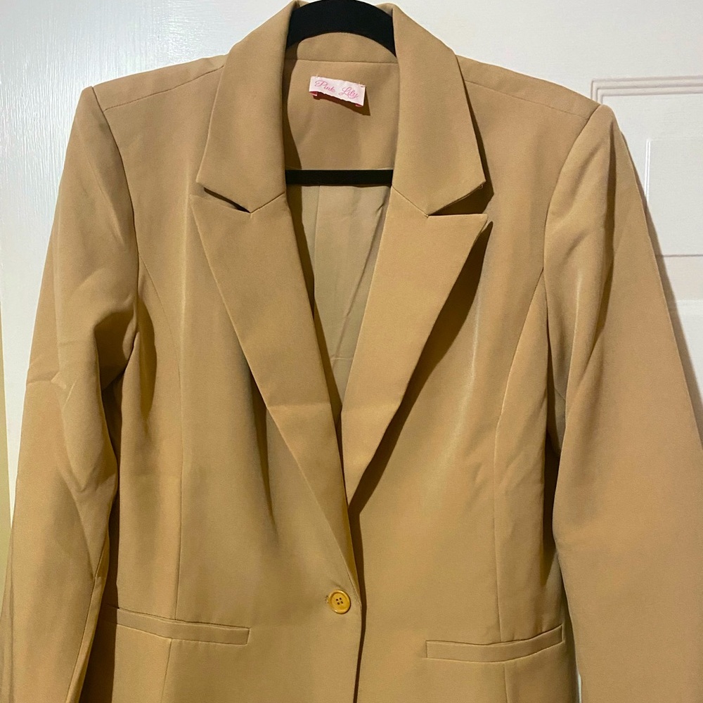 NWT Pink Lily Casual Womens Blazer tan color